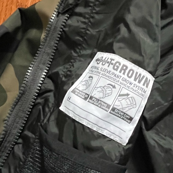 Columbia Youth Whirlibird III Interchange Jacket in a camouflage colorway. - Picture 8 of 8